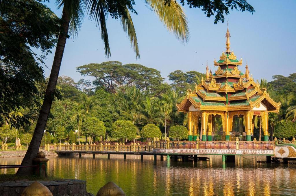 Hotel Lexus Yangon Exteriör bild