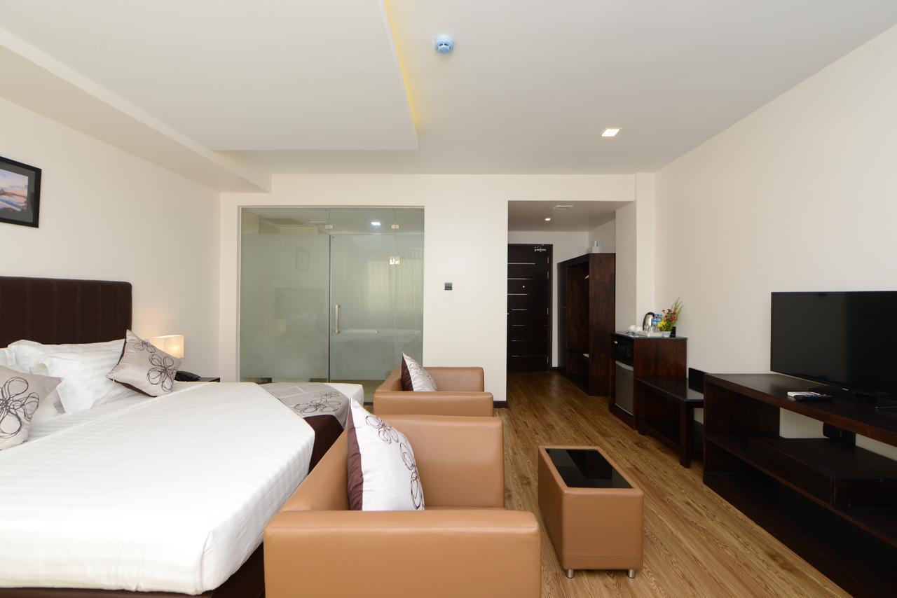 Hotel Lexus Yangon Exteriör bild