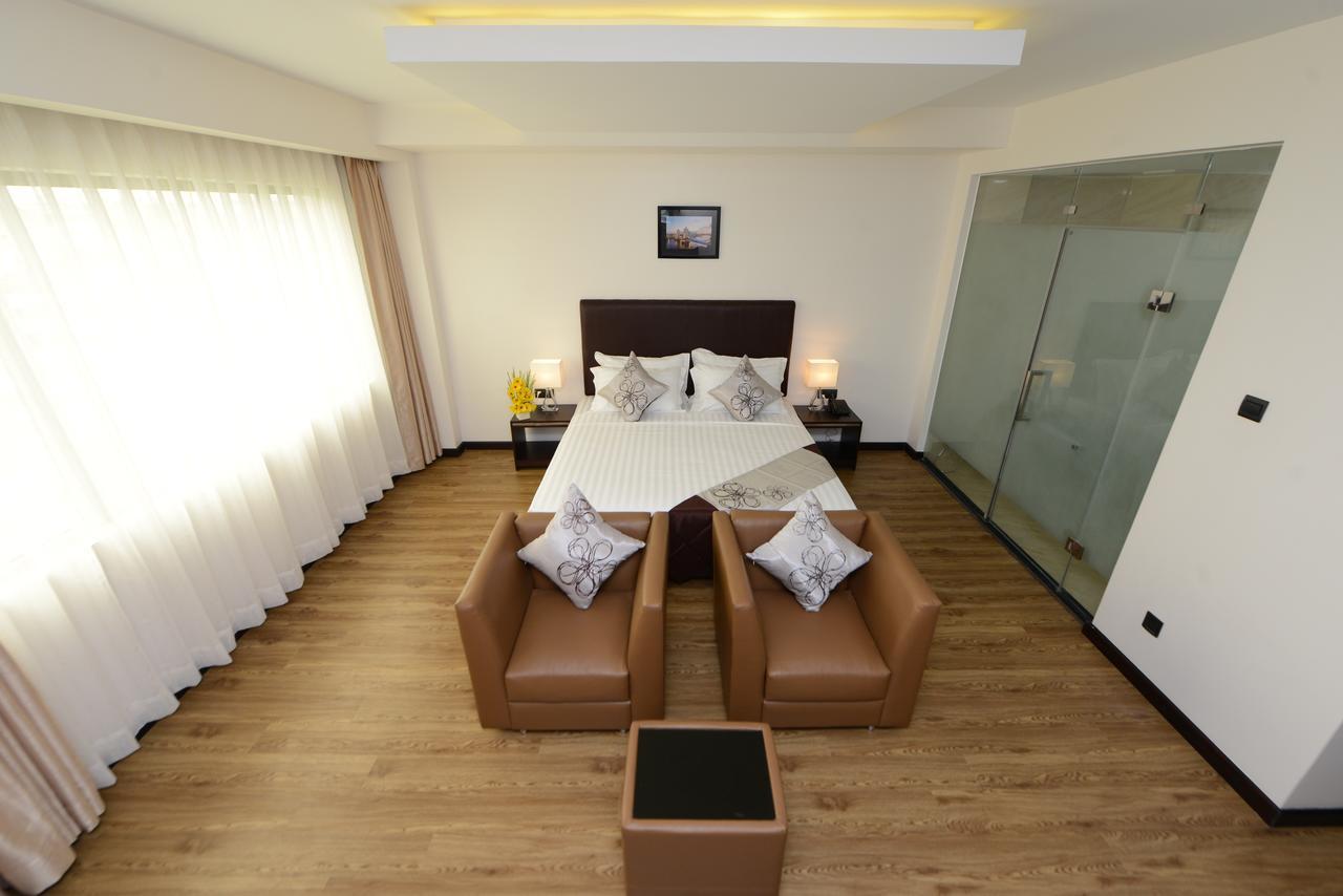Hotel Lexus Yangon Exteriör bild
