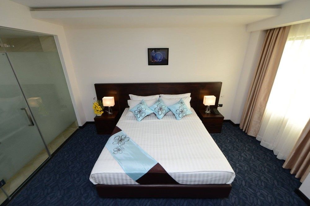 Hotel Lexus Yangon Exteriör bild